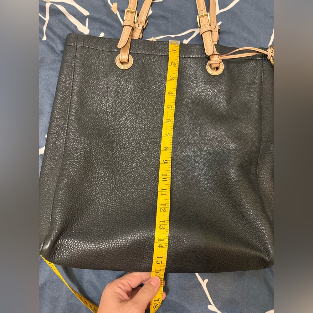 Michale Kors leather tote black please see all pictures - Picture 6 of 8